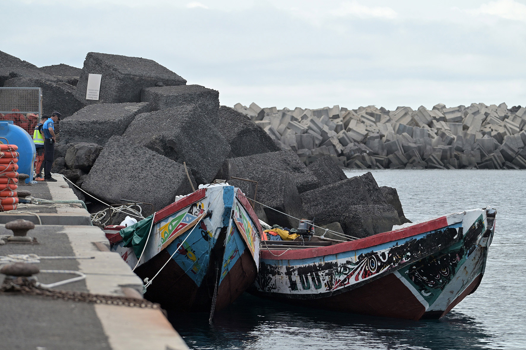 Salvamento Marítimo rescata un cayuco con 28 personas a bordo, en aguas cercanas a El Hierro