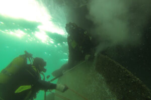 La Unidad de Buceo de Canarias (UBUCANAR) del Mando Naval de Canarias realiza labores de adiestramiento en las aguas de El Hierro
