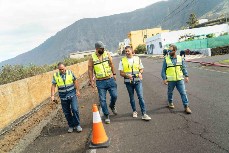 El Ayuntamiento de La Frontera inicia las obras de la acera en Artero – Los Llanillos