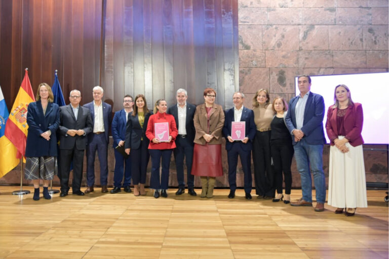 El Cabildo firma el convenio de dependencia con el Gobierno de Canarias