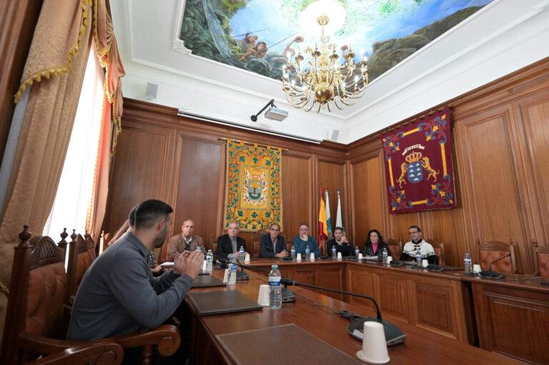 El Gobierno de Canarias e instituciones herreñas abordan la incorporación de los municipios herreños a las Neurolimpiadas Canarias