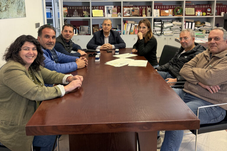 El Ayuntamiento de El Pinar inicia las obras de un parking para vehículos eléctricos en La Restinga