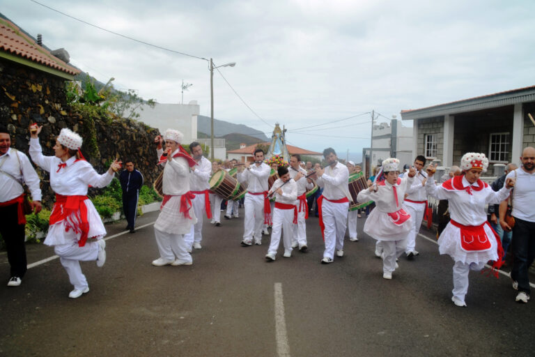 El pueblo de Los Llanillos celebra este fin de semana, su fiesta en honor a la Virgen de Candelaria