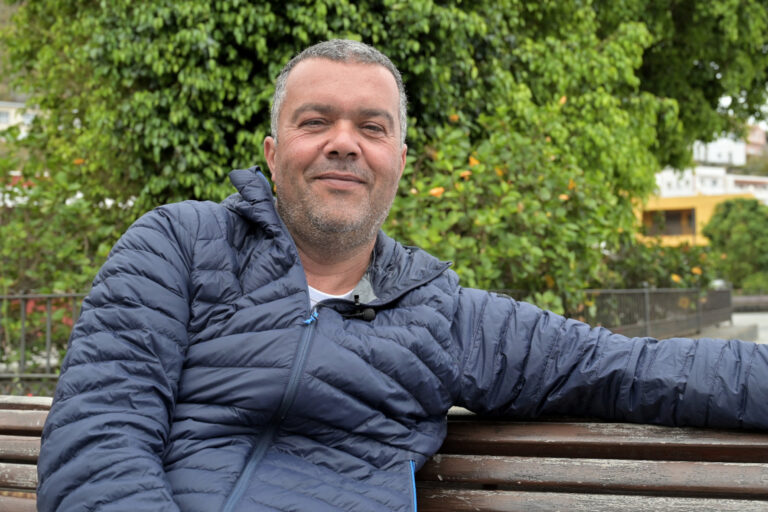 El Ayuntamiento de Gáldar impondrá la medalla de plata del municipio a Francisco Mendoza por su labor humanitaria de asistencia a inmigrantes