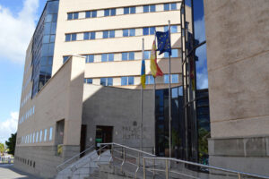 La justicia condena a la empresa pública Meridiano S.A.U. a la readmisión, pago de salarios y una indemnización a una trabajadora, tras declarar la nulidad de su despido