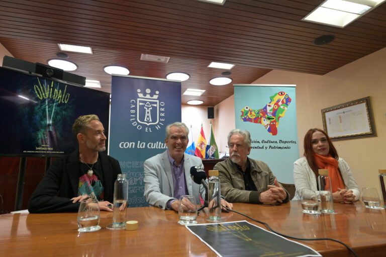 El Cabildo de El Hierro acoge la presentación del cortometraje “Olvídalo”, del cineasta canario Santiago Ríos