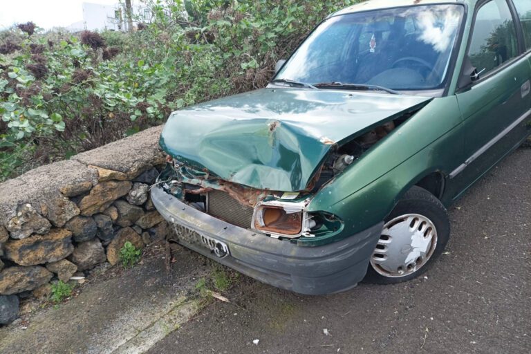 El Ayuntamiento de Valverde retira 58 vehículos abandonados en la vía pública