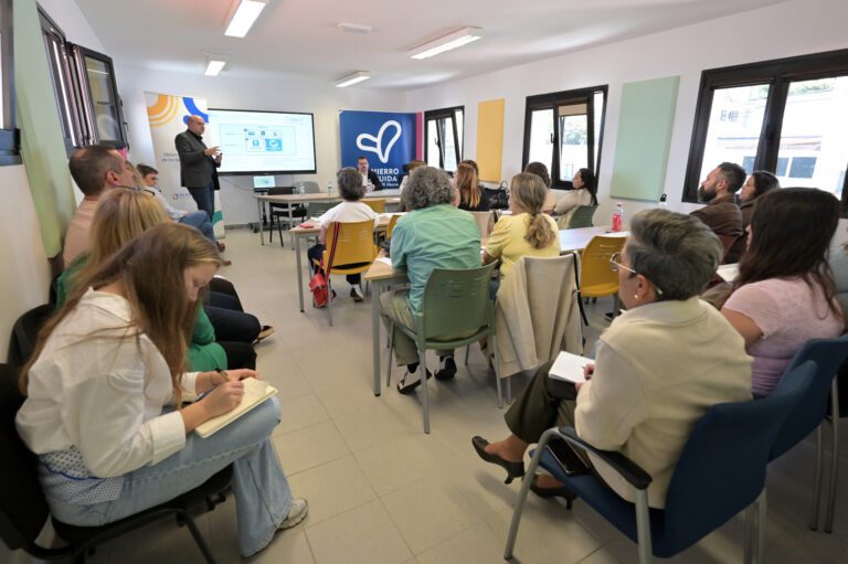 El Gobierno de Canarias celebra en El Hierro una jornada sobre los Servicios Sociales en Canarias