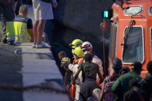 Un total de 39 menores de edad viajaban entre los 97 tripulantes de un cayuco rescatado en la tarde de ayer en El Hierro