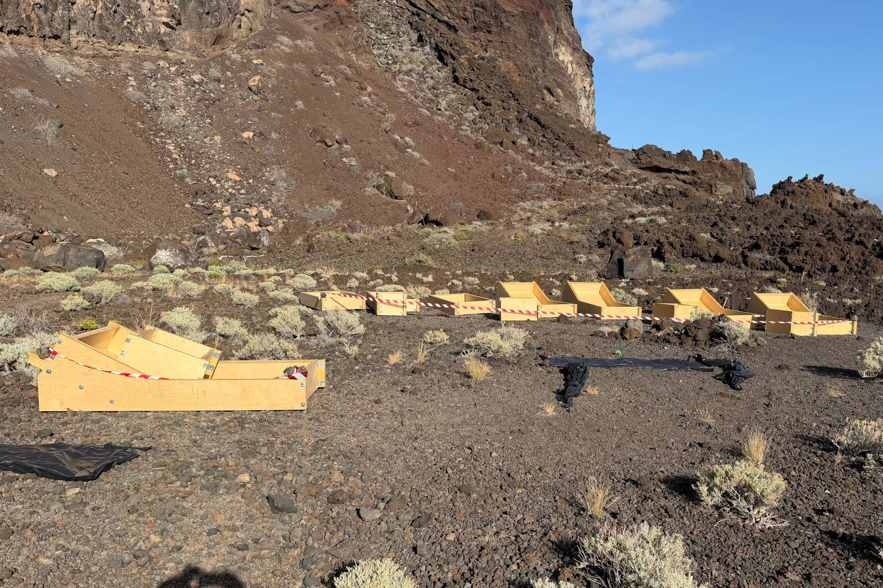Un grupo de vecinos de El Hierro se opone a la instalación de elementos de cemento en la zona de baño de Tacorón en El Pinar