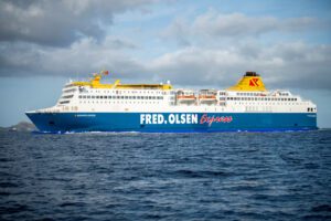 Más de 9.000 pasajeros eligieron la conexión marítima entre Huelva y Canarias de Fred. Olsen Express durante el inicio del verano