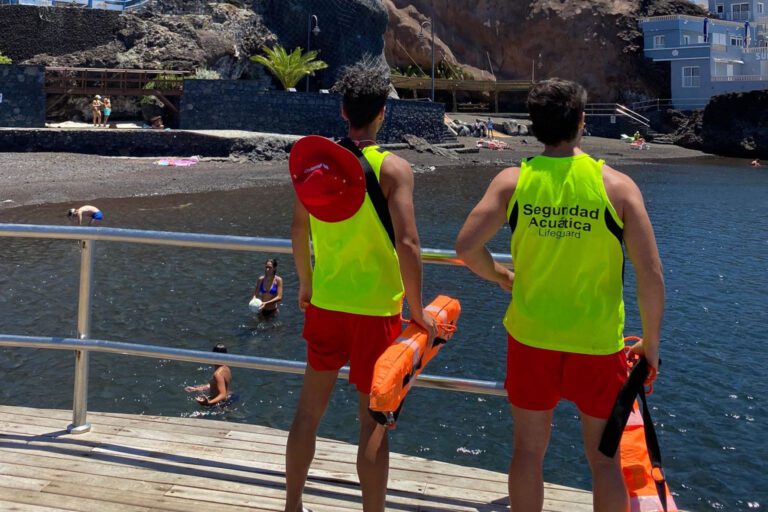 El Ayuntamiento de El Pinar pone en marcha servicio de vigilancia, socorrismo, salvamento y primeros auxilios en Tacorón y la playa de La Restinga