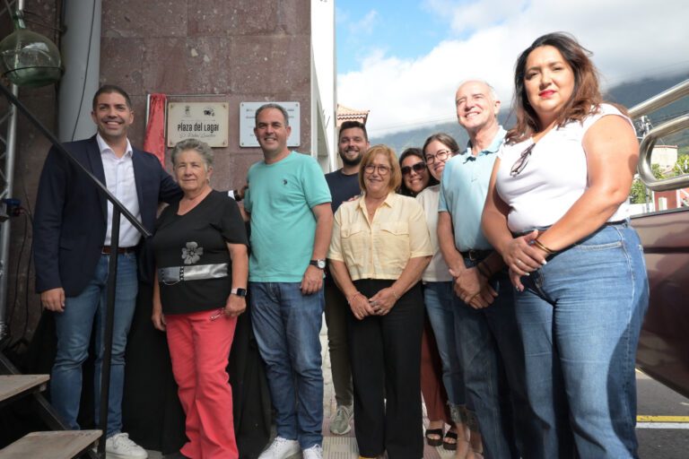 La plaza de Merece es nombrada “Plaza del Lagar – D. Rafael Quintero” en homenaje a la tradición vitivinícola de esta localidad