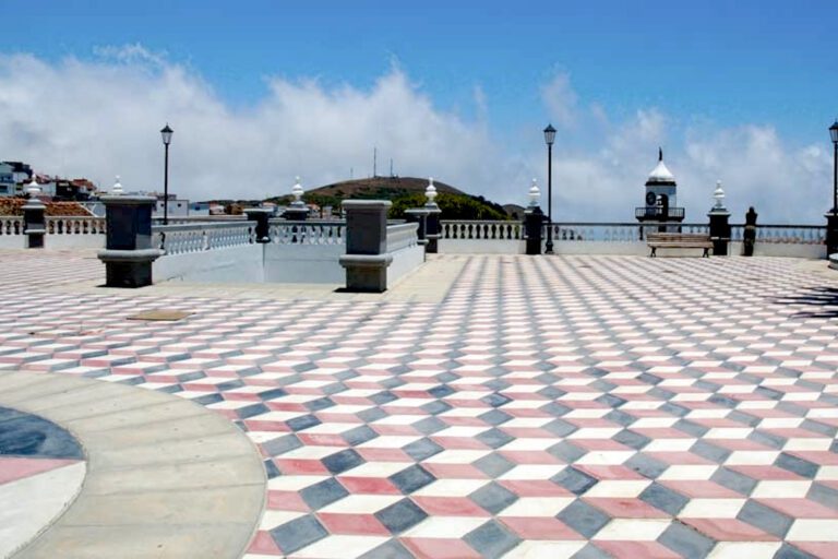 Valverde adjudica la nueva carpa para la Plaza Virrey de Manila