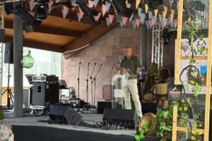 Valerio del Rosario pone en valor el patrimonio vitivinícola de El Hierro durante la Fiesta de la Vendimia de Merece