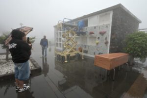 Hoy han sido inhumados los dos inmigrantes que llegaron fallecidos el pasado domingo a El Hierro, en un cayuco con 131 personas a bordo