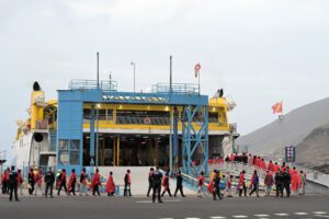 El Estado traslada a 471 personas migrantes hoy desde El Hierro a otros recursos de atención en las islas